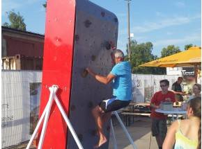 Fit Climber / climbing wall