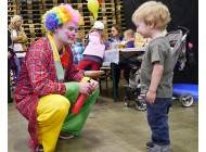 Kinder - Clown Elmo